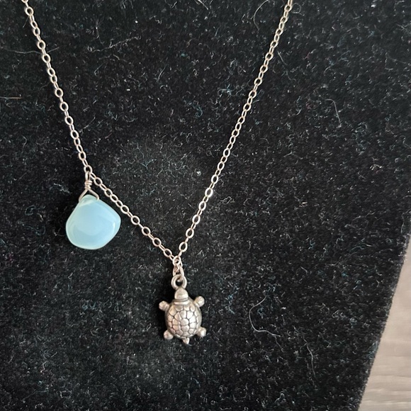 925 Sterling Silver | Turtle & Sea Stone | Pendant Necklace - Picture 5 of 8